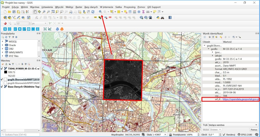 Grafika przedstawiająca wykorzystanie usługi WFS dotyczącej NMPT w oprogramowaniu QGIS