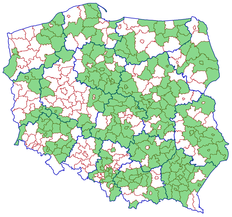 Ilustracja przedstawia mapę z zaznaczonymi powiatami w których wdrożono elektorniczną wymianę zawiadomień.