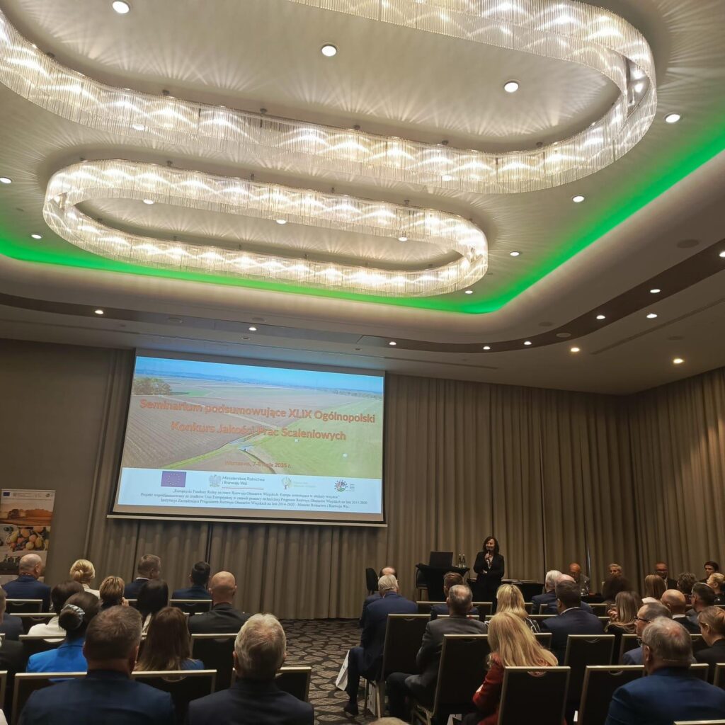 Główny Geodeta Kraju Alicja Kulka na seminarium podsumowującym XLIX Ogólnopolski Konkurs Jakości Prac Scaleniowych