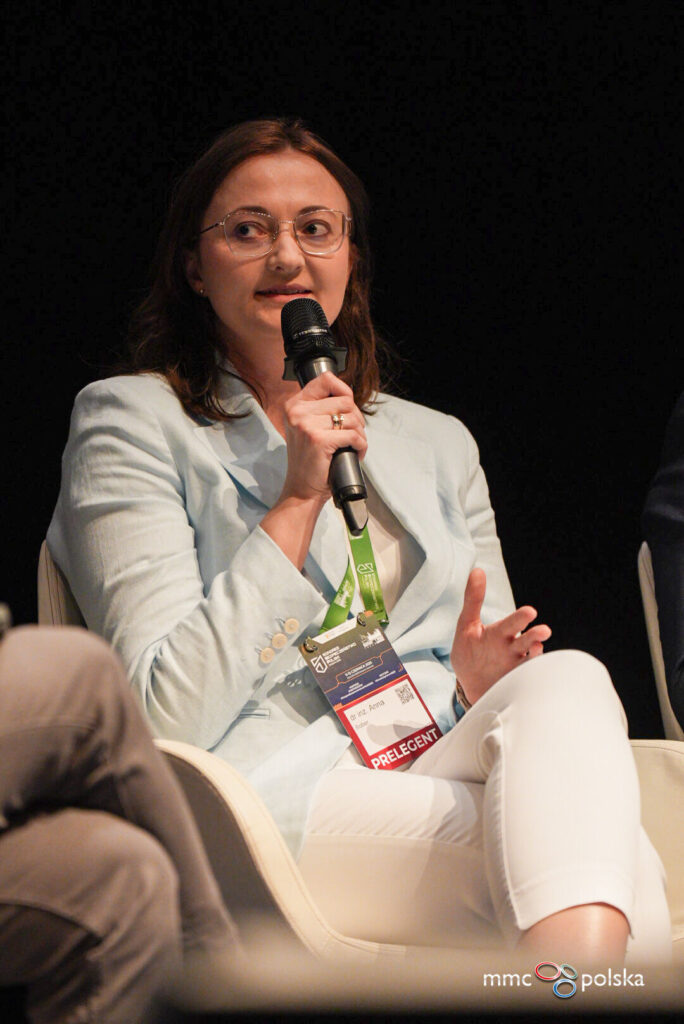 Zastępca GGK dr inż. Anna Bober podczas debaty Smart City Forum