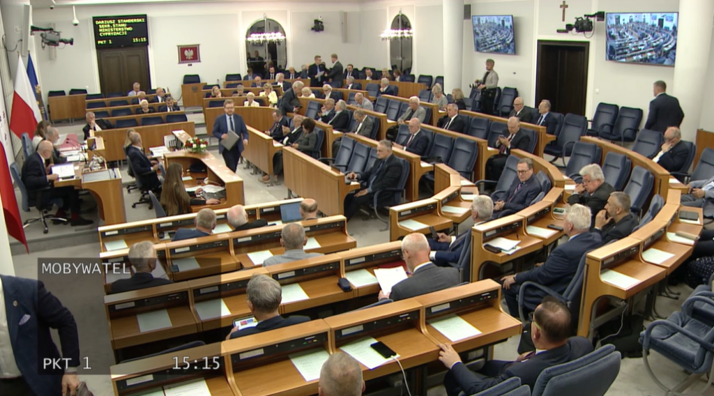 Obrady Senatu RP podczas 37. posiedzenia w dniu 25.06.2025 r., źródło: https://av8.senat.pl/11Sen371.