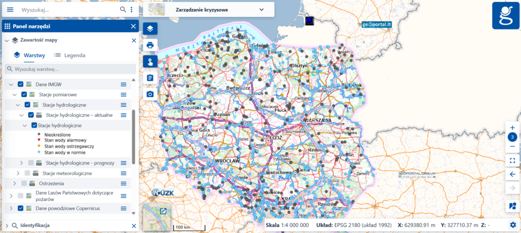 zrzut ekranu przedstawiający warstwę stacje hydrologiczne w module Zarządzanie kryzysowe w serwisie www.geoportal.gov.pl