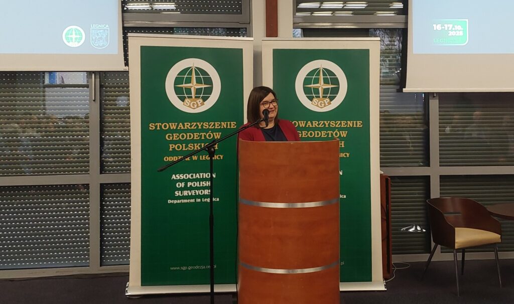 Sylwia Krawczyk Naczelnik Wydziału Ewidencji Gruntów i Budynków oraz Innych Rejestrów Powiatowych GUGiK na Konferencji