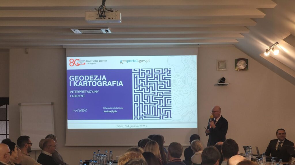 Konferencja geodezyjna XLVI INFO-OŚRODEK w Ustroniu 2025 – prezentacja Głównego Geodety Kraju Andrzeja Żylisa