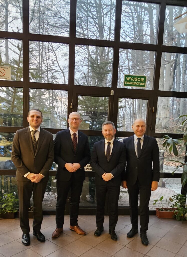 I Wicewojewoda Śląski Adam Zaczkowski, Główny Geodeta Kraju Andrzej Żylis, Zastępca Dyrektora Departament Inforamcji O Nieruhcomościach Szymon Szczerba w Głównym Urzędzie Geodezji i Kartografii, Śląski Wojewódzki Inspektor Nadzoru Geodezyjnego i Kartograficznego Mirosław Puzia