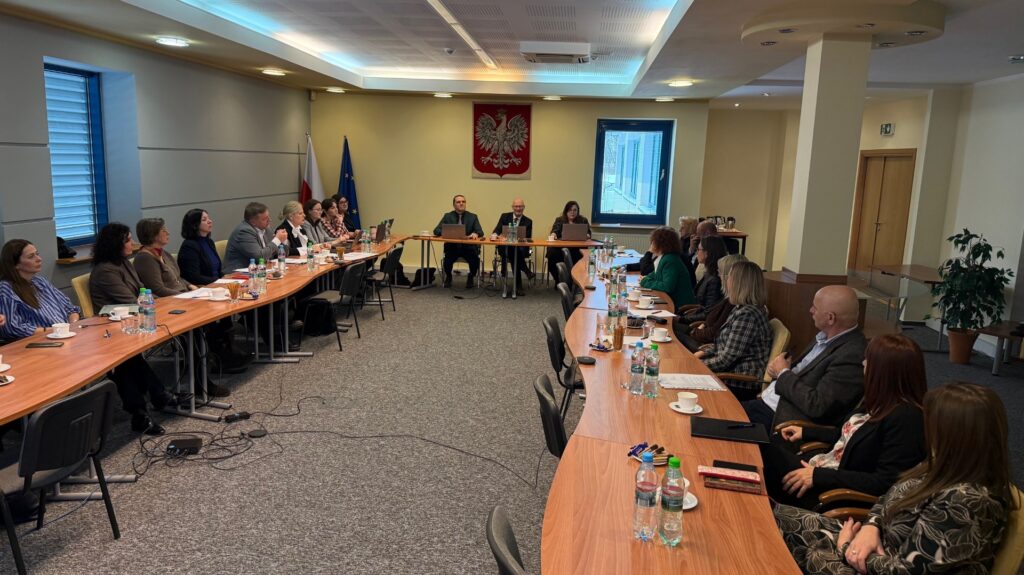 Zdjecie 1 Spotkanie przedstawicieli środowiska rzeczoznawców majątkowych z kierownictwem Głównego Urzędu Geodezji i Kartografii