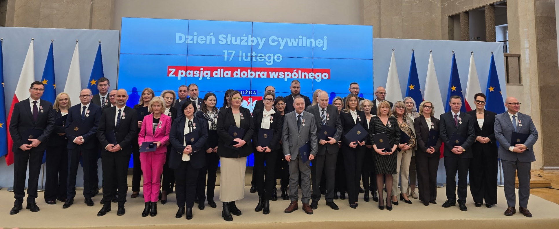 Odznaczeni podczas uroczystości - zdjęcie grupowe