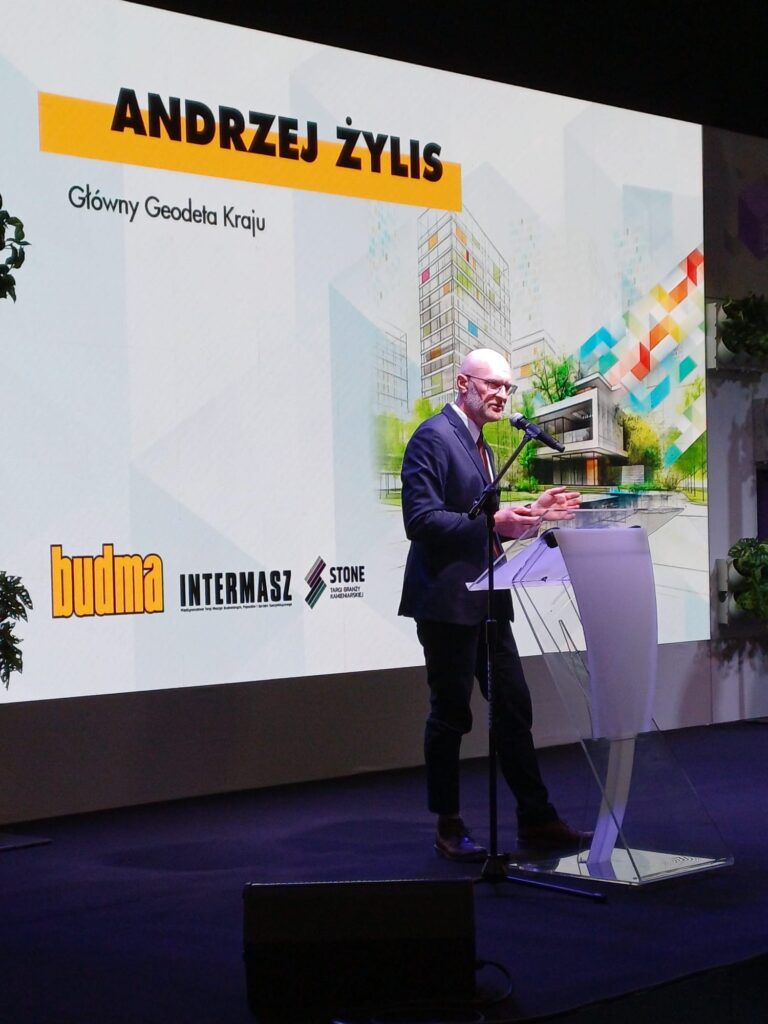 3 - Główny Geodeta Kraju Andrzej Żylis na Targach BUDMA
