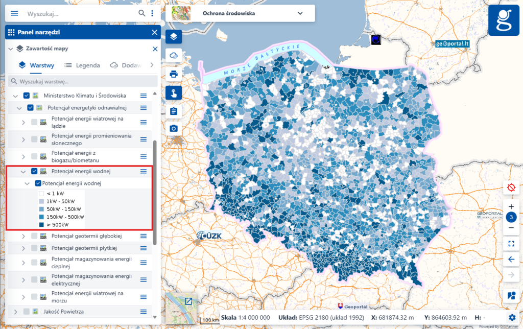 Zrzut ekranu z serwisu www.geoportal.gov.pl, prezentujący nową usługę „Potencjał energii wodnej”.