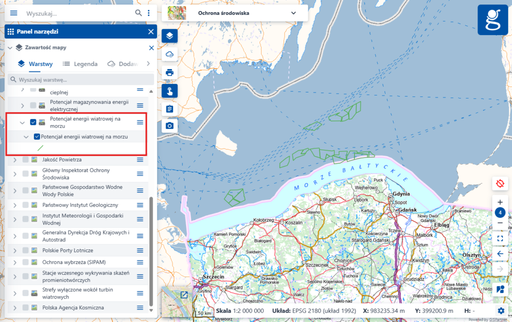 Zrzut ekranu z serwisu www.geoportal.gov.pl, prezentujący nową usługę „Potencjał energii wiatrowej na morzu”.