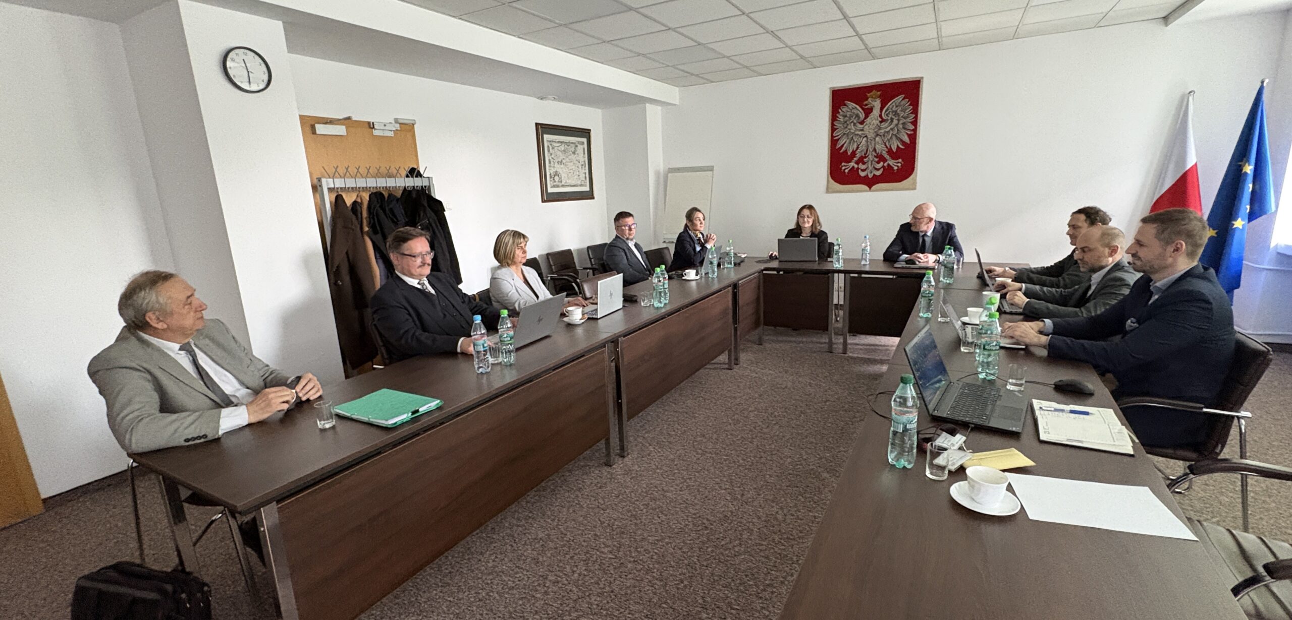 uczestnicy spotkania przedstawicieli Związku Powiatów Polskich z Głównym Geodetą Kraju