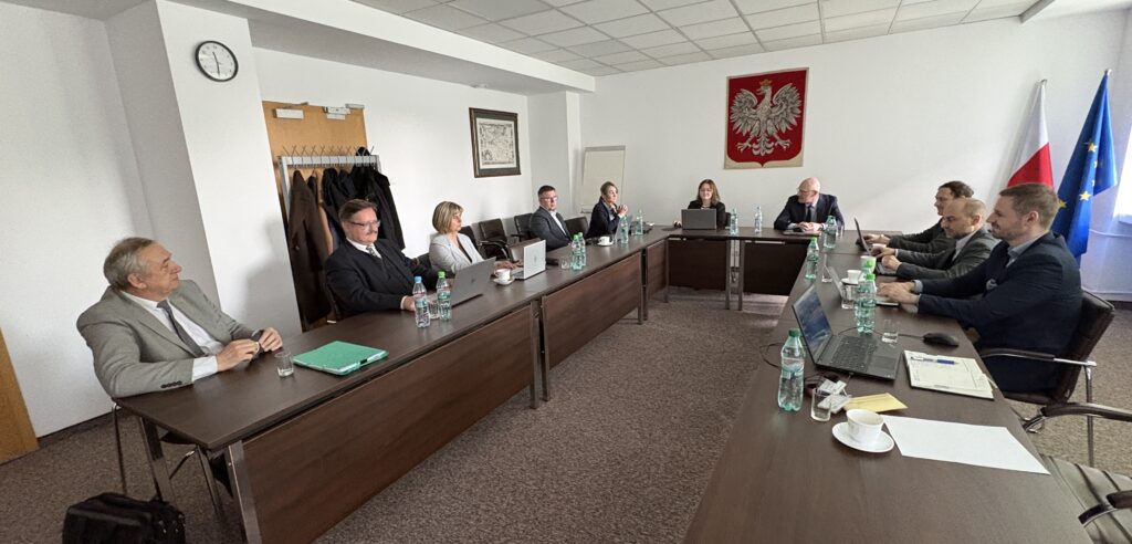 uczestnicy spotkania przedstawicieli Związku Powiatów Polskich z Głównym Geodetą Kraju