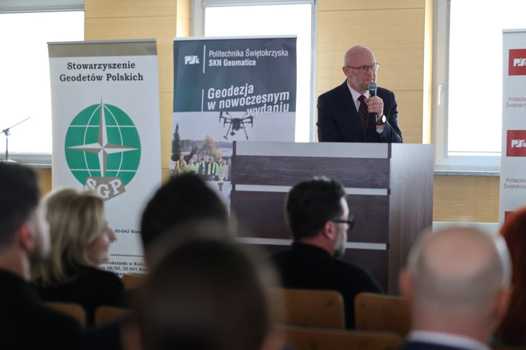 GGK Andrzej Żylis na obchodach Światowego Dnia Geodety na Politechnice Świętokrzyskiej