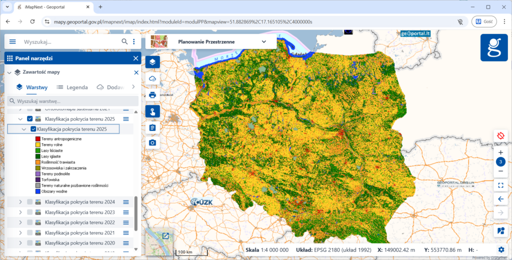 Zrzut ekranu z modułu "Planowanie Przestrzenne" z włączoną nowo udostępnioną warstwą "Klasyfikacja pokrycia terenu 2025".