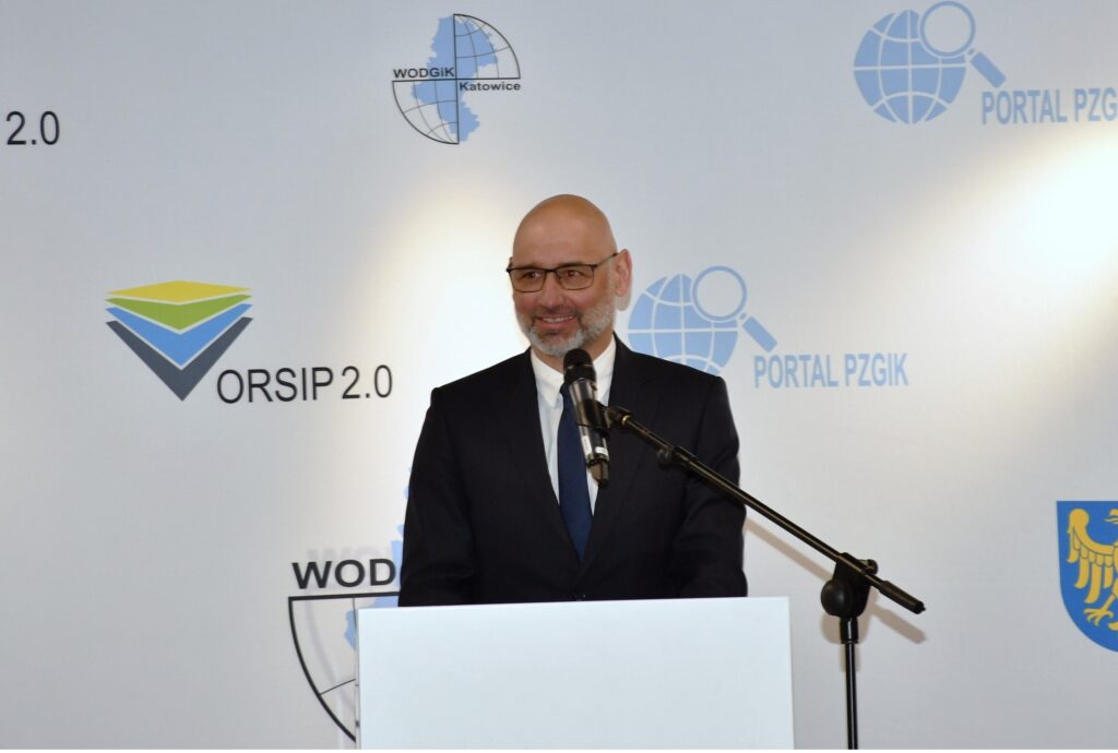 Przedstawiciel GUGiK Szymon Wajda