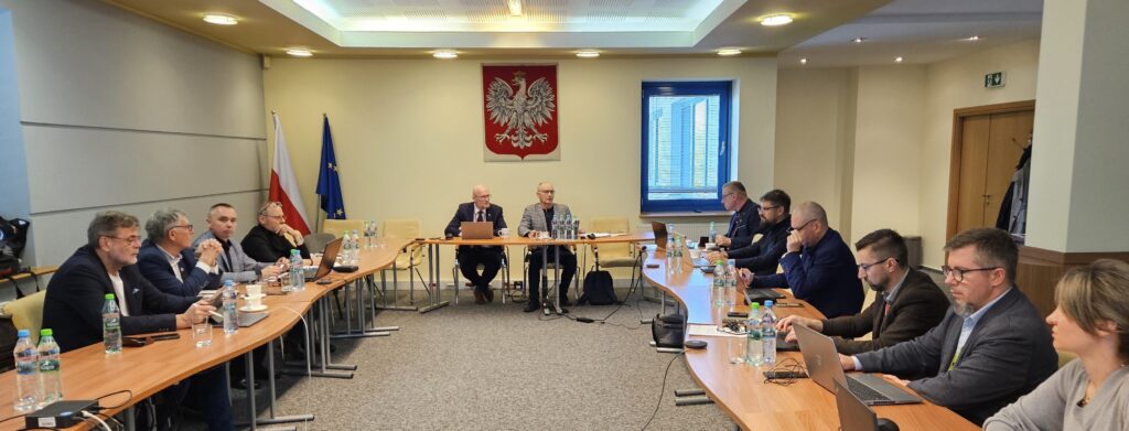 zdjęcie z posiedzenia zespołu ds samorządu zawodowego geodetów