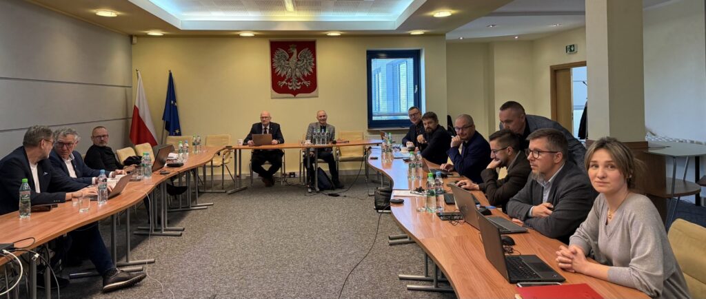 zdjęcie z posiedzenia zespołu ds samorządu zawodowego geodetów