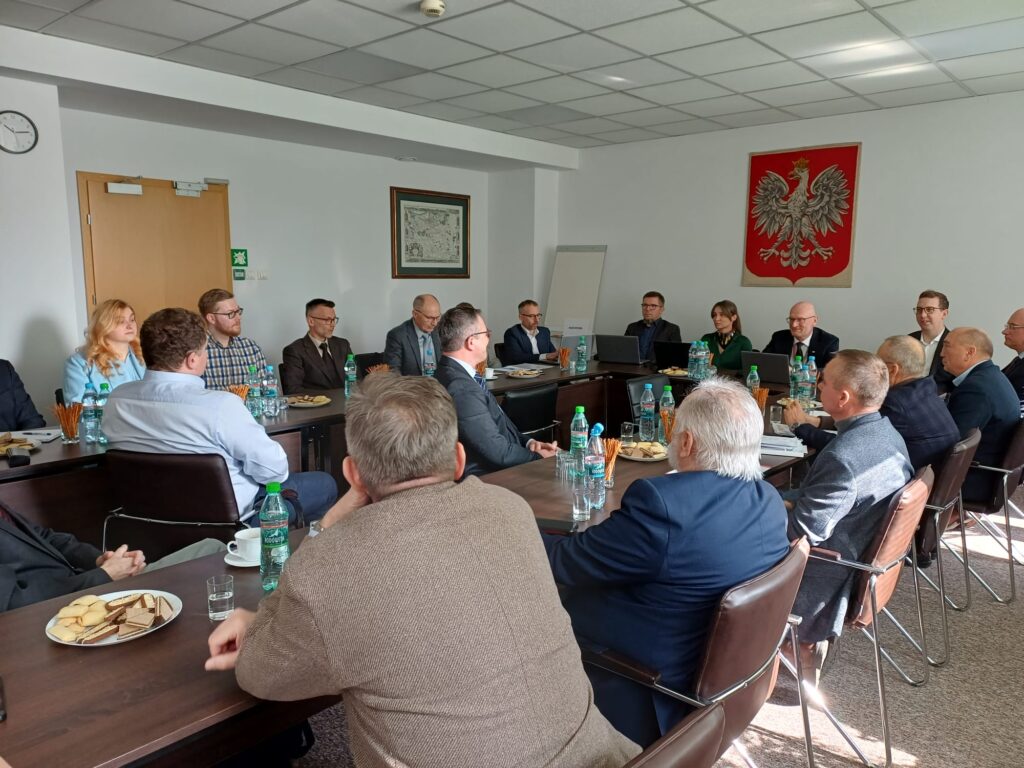 Członkowie spotkania GGK z przedstawicielami Stowarzyszeń i Związków Geodezyjnych i Kartograficznych.