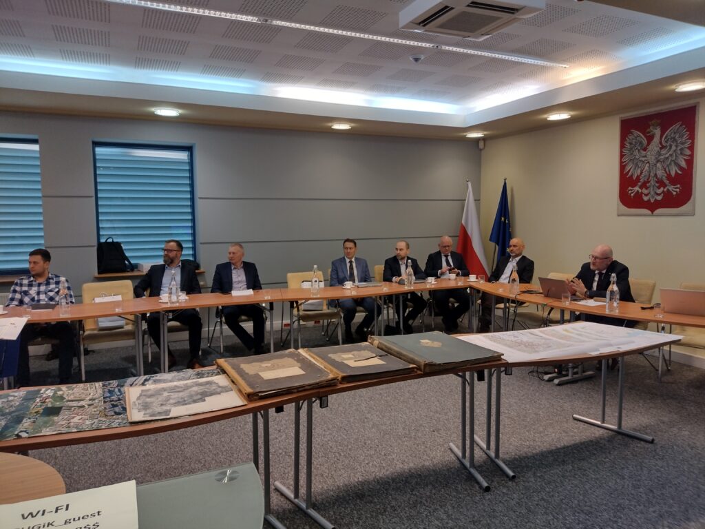 uczestnicy specjalistycznego szkolenia z zakresu wykorzystania danych PZGiK oraz systemów GUGiK