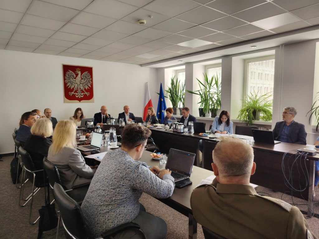 Zdjęcie przedstawiające uczestników posiedzenia