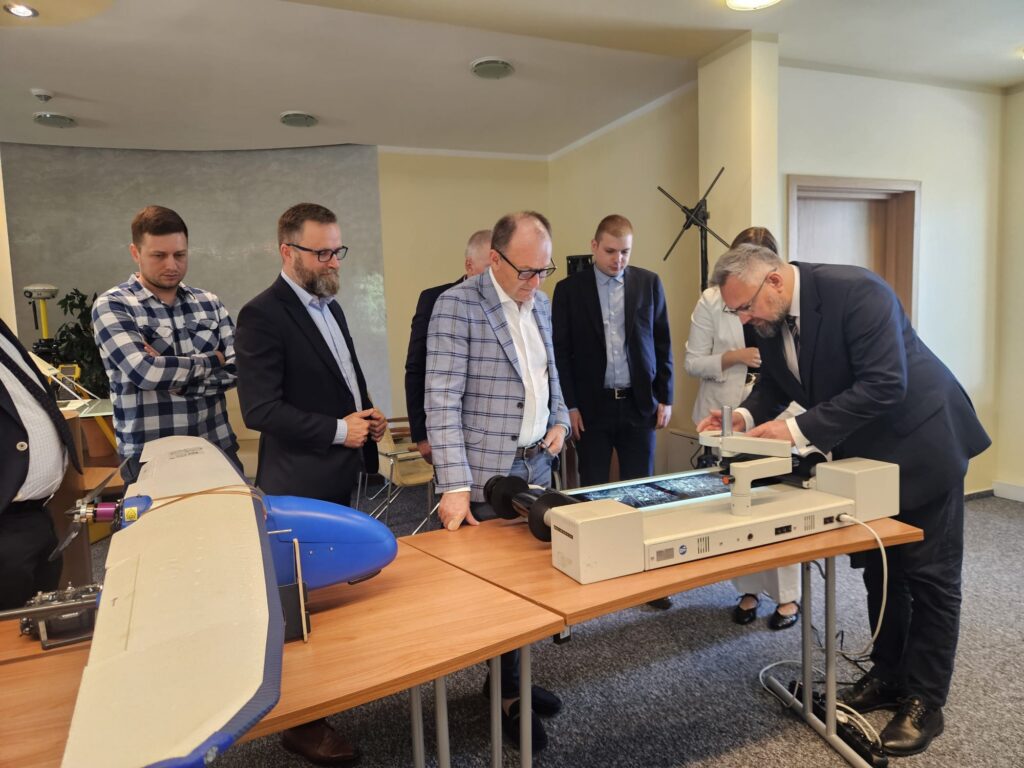 uczestnicy specjalistycznego szkolenia z zakresu wykorzystania danych PZGiK oraz systemów GUGiK