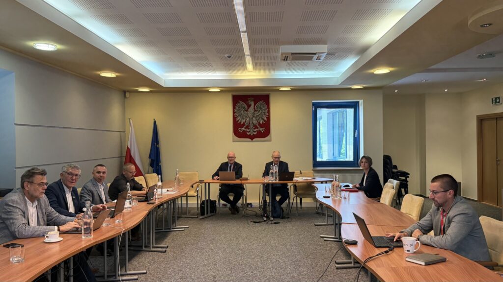 zdjęcie z posiedzenia zespołu ds. samorządu zawodowego geodetów