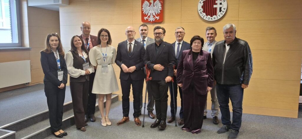 Główny Geodeta Kraju Andrzej Żylis z organizatorami konferencji