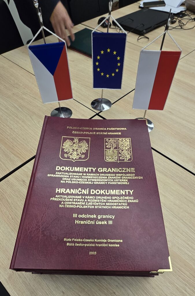 Dokumentacja graniczna polsko-czeskiej granicy państwowej – Stała Polsko-Czeska Komisja Graniczna.